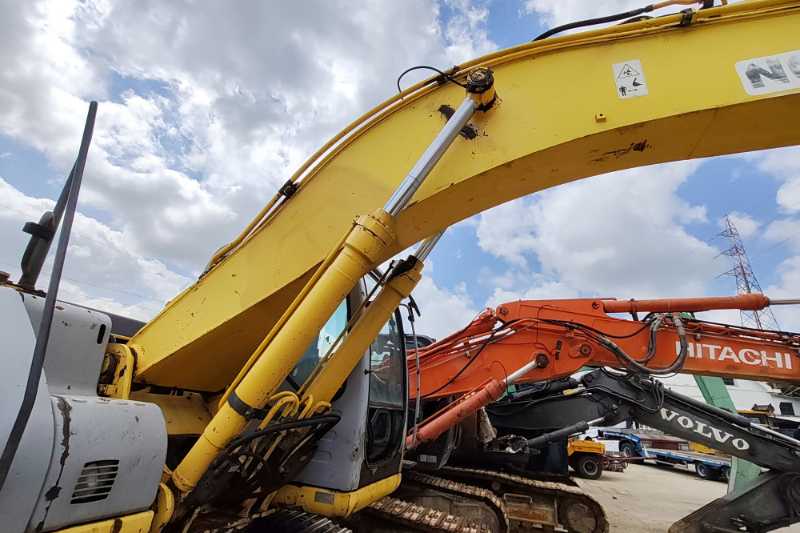 OmecoHub - Immagine NEW HOLLAND E245